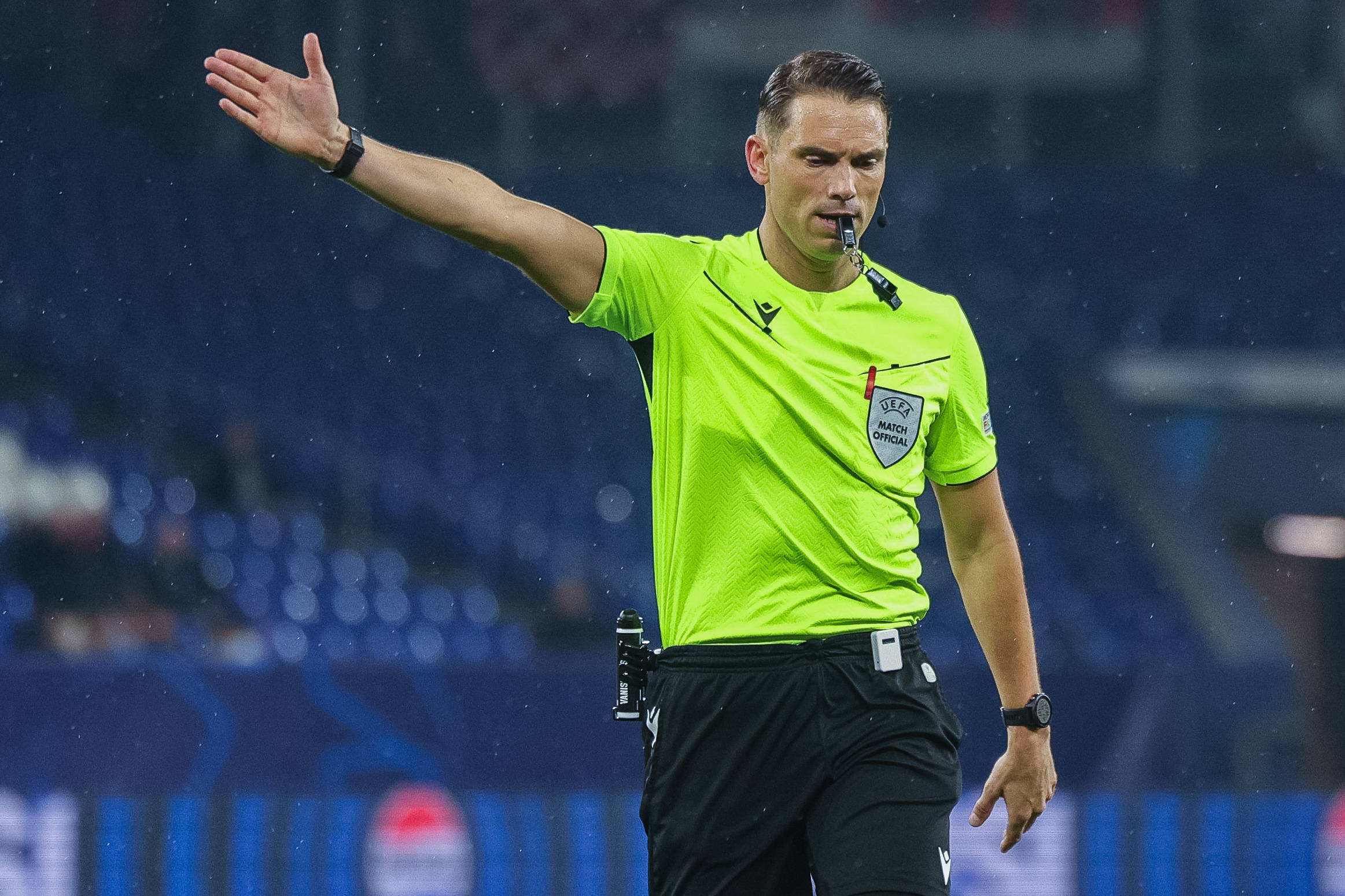 包含加时末段密尔沃基雄鹿再遭质疑——欧超杯节点到来；目标明确；球队文化再被提及的词条