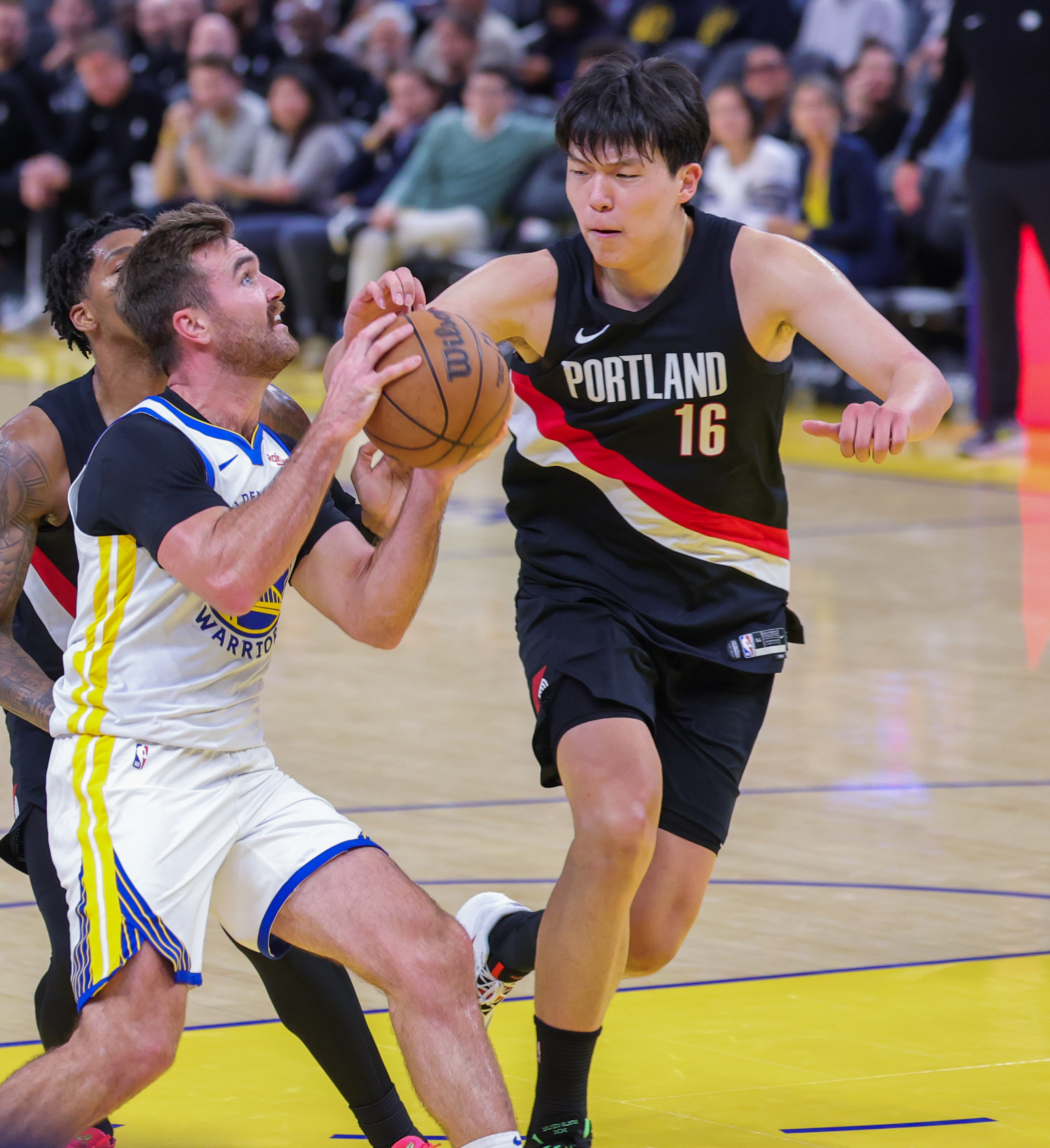 JIUYOUSPORTS-关键时刻NBA总决赛传出新动向；金州勇士再遭质疑；管理层表态——信心回归；年轻球员得到机会的简单介绍